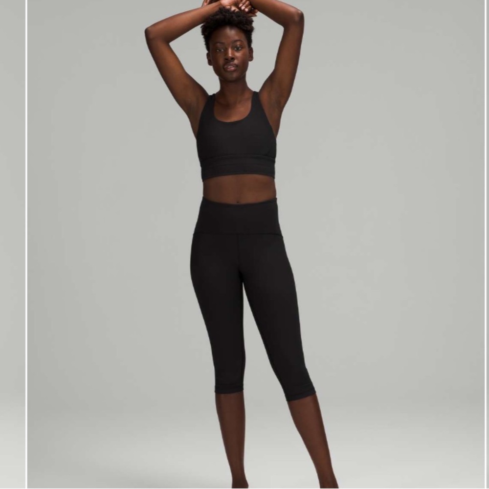 Lululemon Ribbed Contoured High Rise Crop *17"
